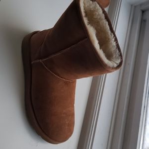Uggs classic shearling boots